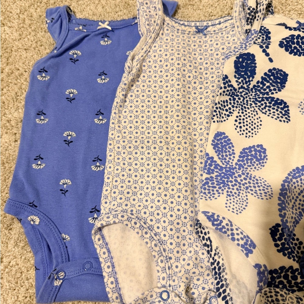 6M, 6-9M, 9M baby girl onesie bundle - Picture 7 of 10